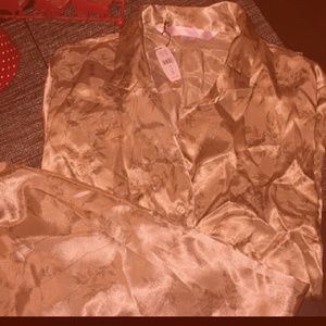 Lowest 💛Victoria's Secret silk pajama set
